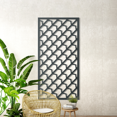 The Right Direction Garden Screen: The Perfect Combination of Style and Functionality